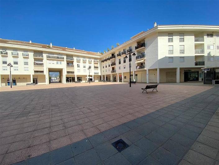 Image No.1-4 Bed Apartment for sale
