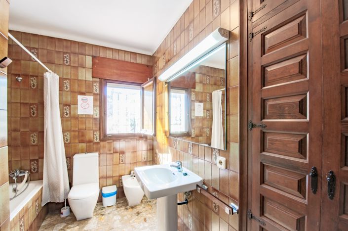 Image No.40-6 Bed Villa for sale