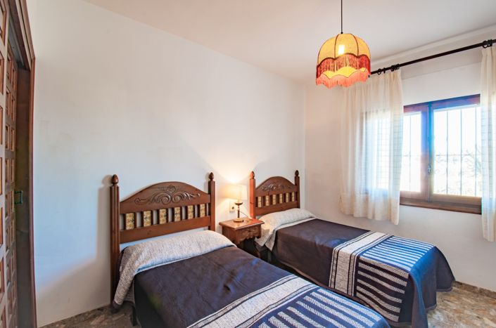 Image No.42-6 Bed Villa for sale