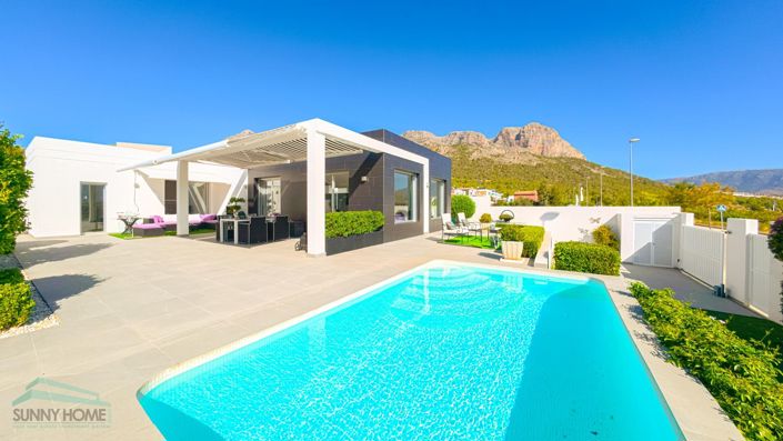 Image No.1-2 Bed Villa for sale