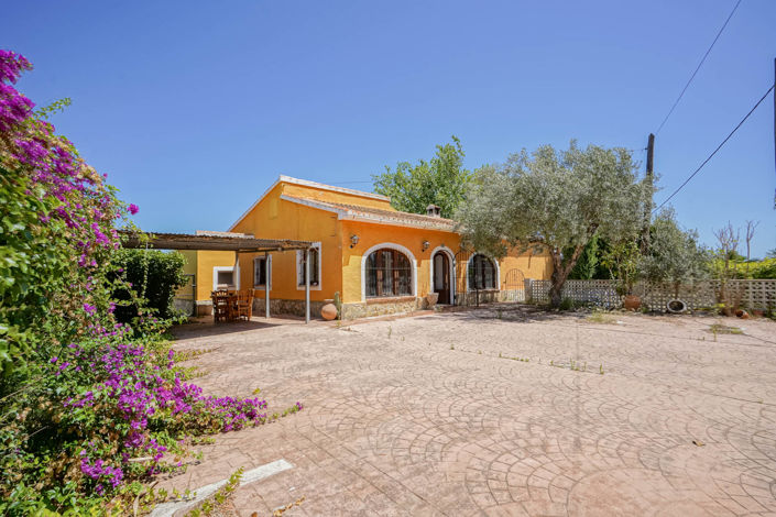 Image No.1-4 Bed Villa for sale