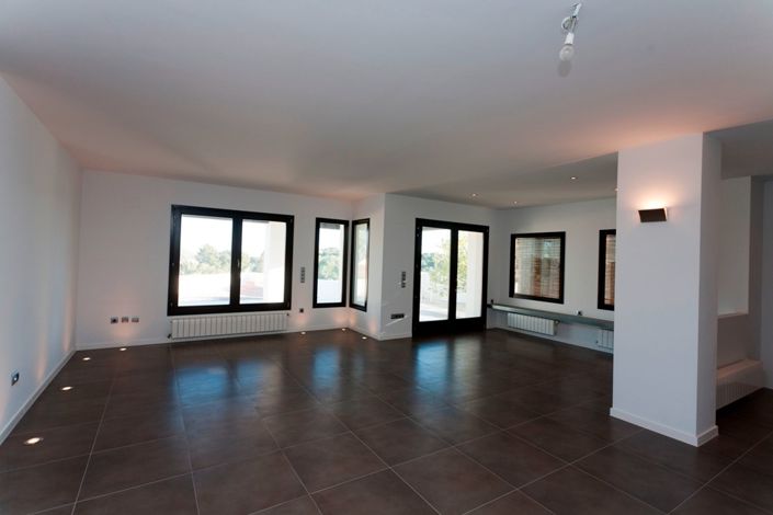 Image No.8-4 Bed Villa for sale