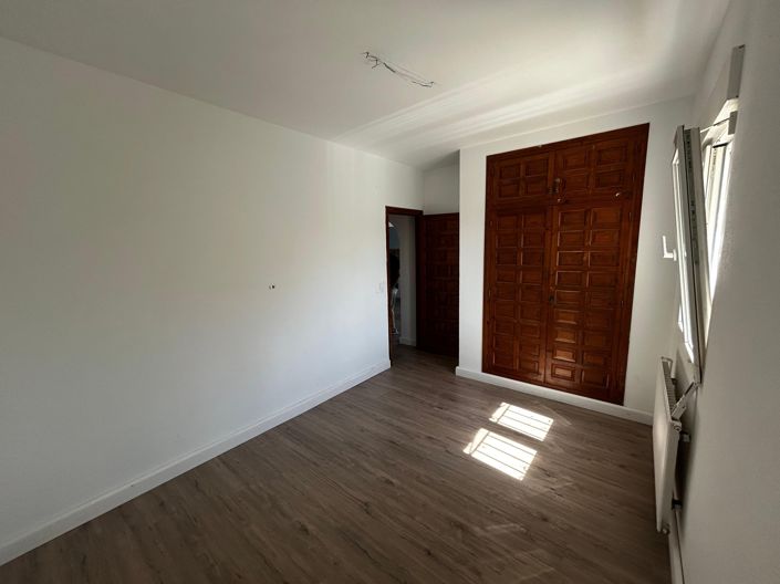 Image No.24-2 Bed Villa for sale