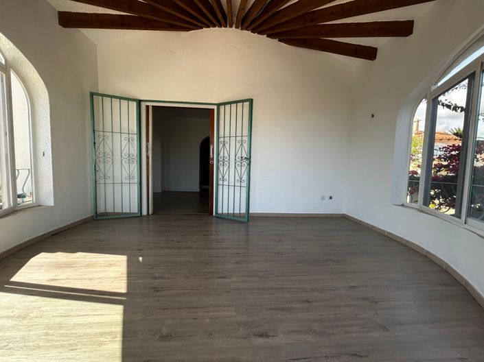 Image No.29-2 Bed Villa for sale