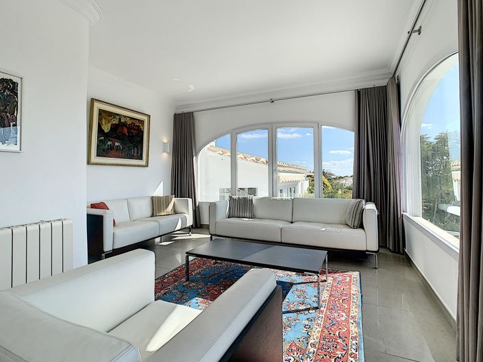 Image No.10-5 Bed Villa for sale