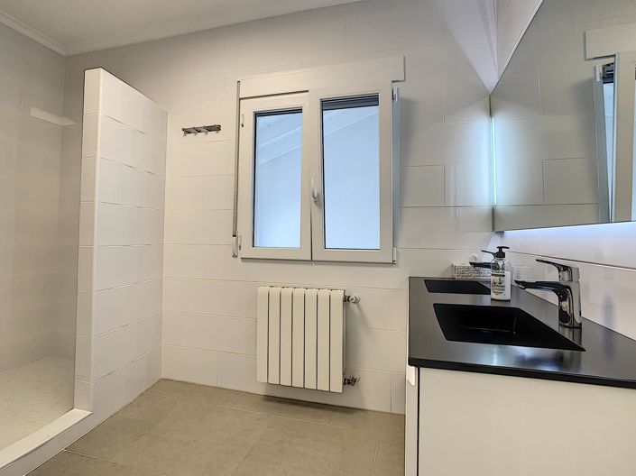 Image No.27-5 Bed Villa for sale