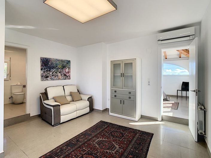 Image No.32-5 Bed Villa for sale