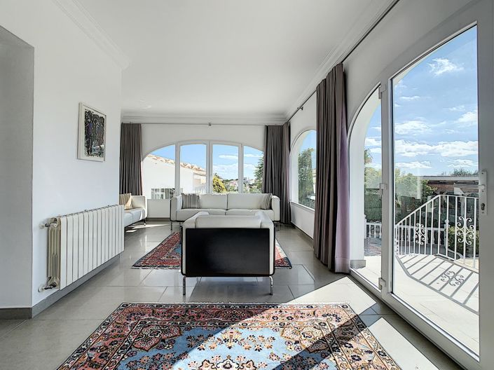 Image No.8-5 Bed Villa for sale