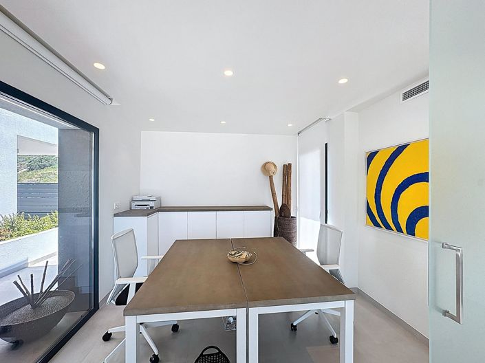 Image No.10-5 Bed Villa for sale