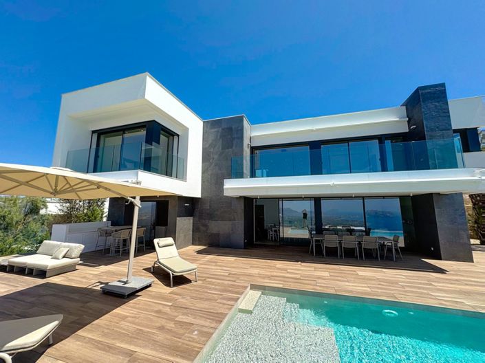 Image No.3-5 Bed Villa for sale