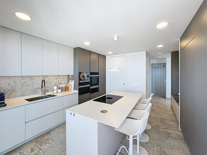 Image No.50-5 Bed Villa for sale