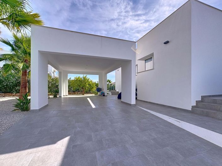 Image No.48-3 Bed Villa for sale