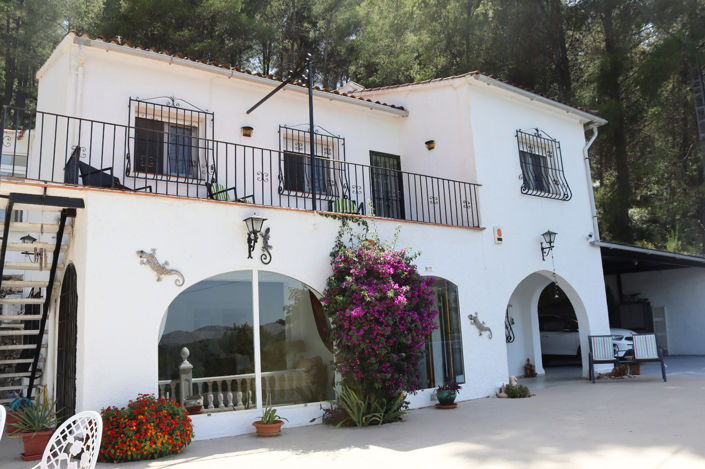 Image No.1-5 Bed Villa for sale
