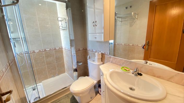 Image No.18-3 Bed Apartment for sale