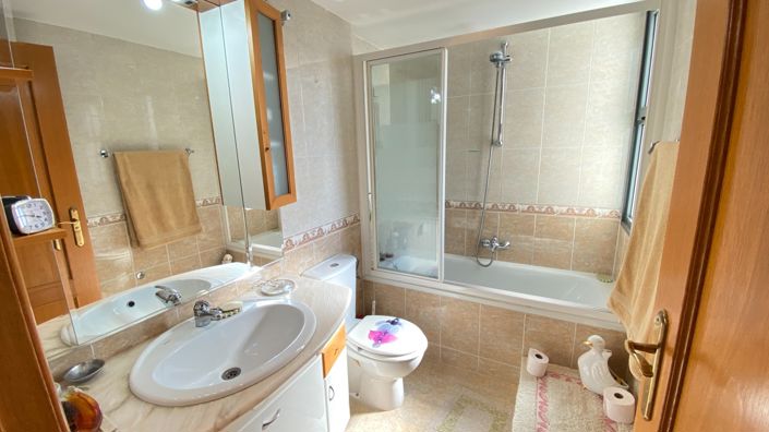 Image No.20-3 Bed Apartment for sale