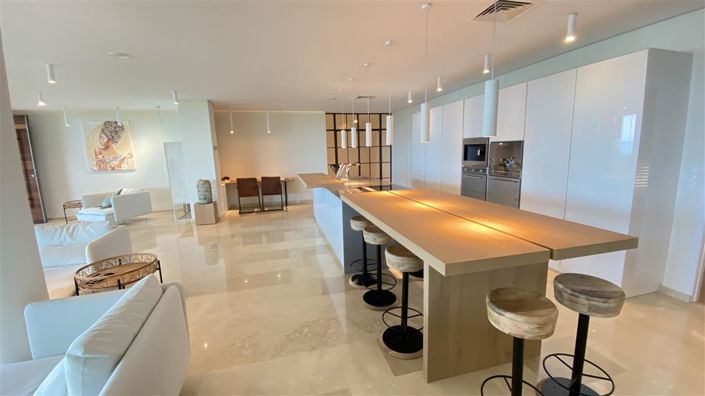 Image No.22-6 Bed Apartment for sale