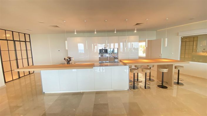 Image No.31-6 Bed Apartment for sale