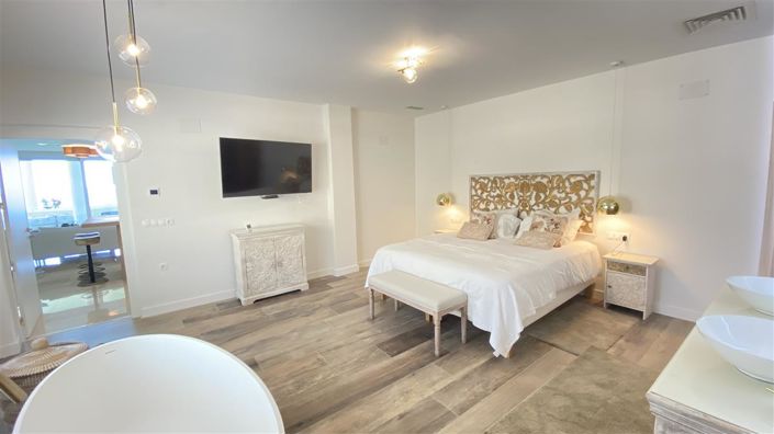 Image No.33-6 Bed Apartment for sale