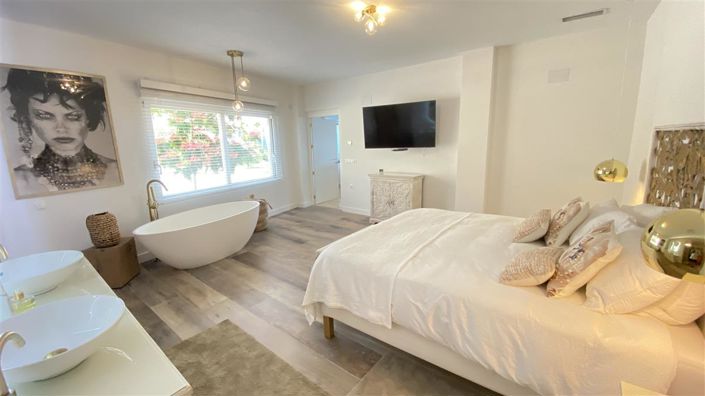 Image No.34-6 Bed Apartment for sale