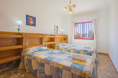 0437b340-157b-4daf-a340-3d0c3627f60f-resizedd