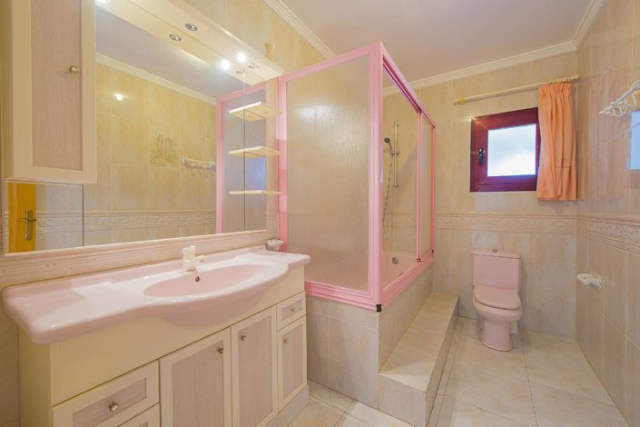 Image No.22-11 Bed Villa for sale