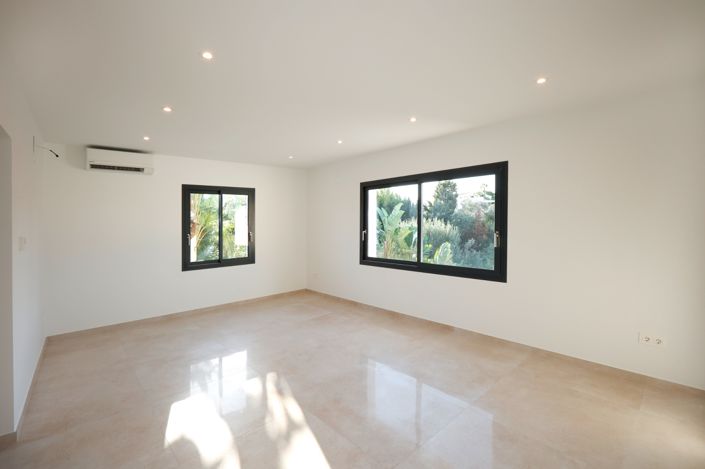 Image No.5-4 Bed Villa for sale