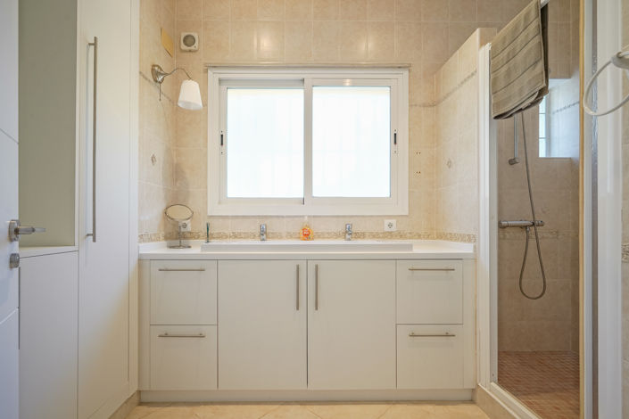 Image No.26-3 Bed Villa for sale