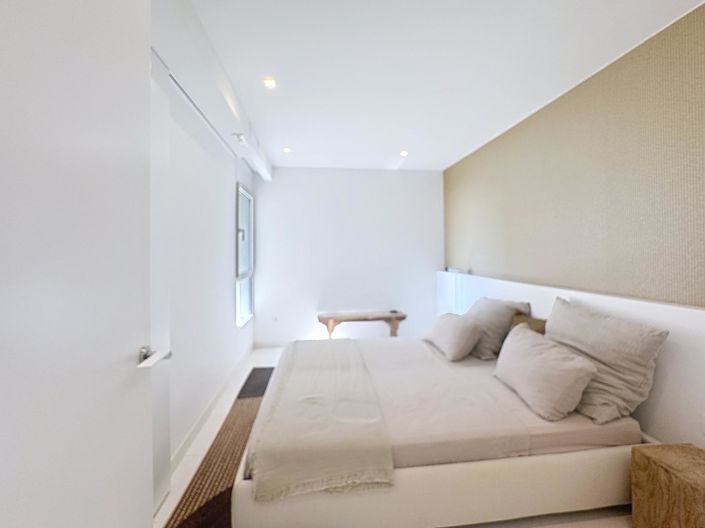 Image No.21-3 Bed Apartment for sale