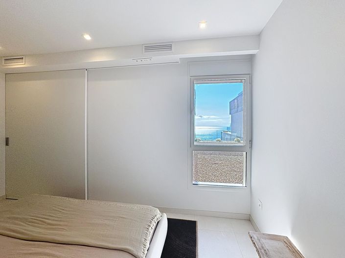 Image No.24-3 Bed Apartment for sale