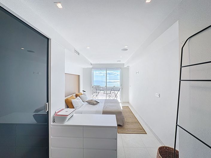 Image No.36-3 Bed Apartment for sale