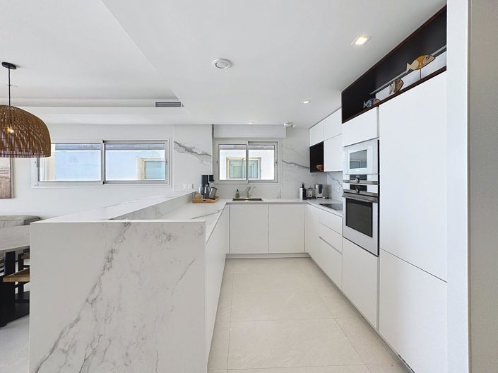 Image No.7-3 Bed Apartment for sale