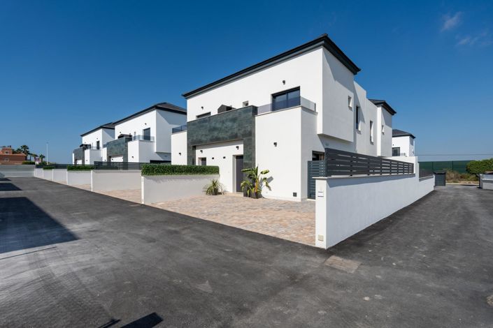 Image No.35-3 Bed Townhouse for sale
