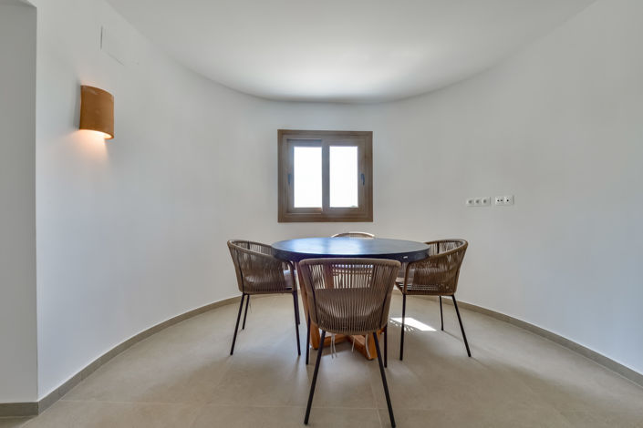 Image No.50-5 Bed Villa for sale