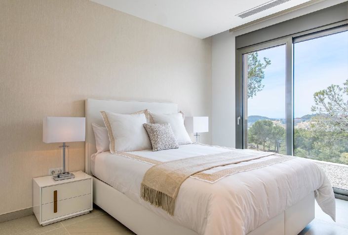 Image No.10-4 Bed Villa for sale