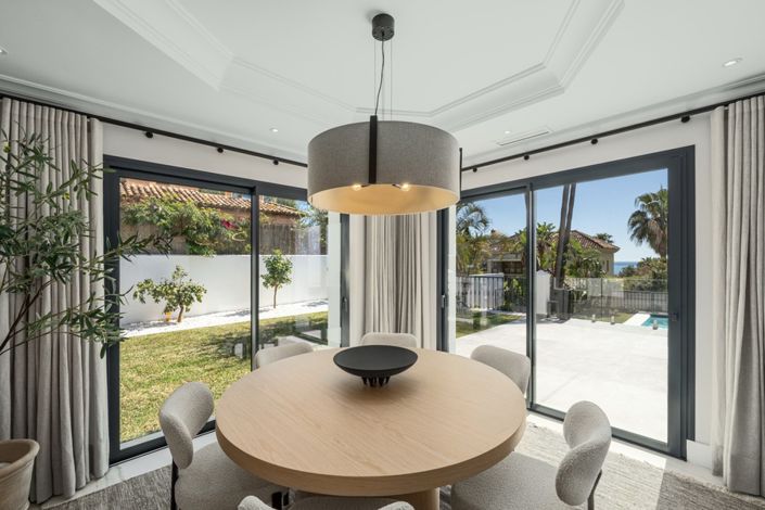 Image No.10-5 Bed Villa for sale