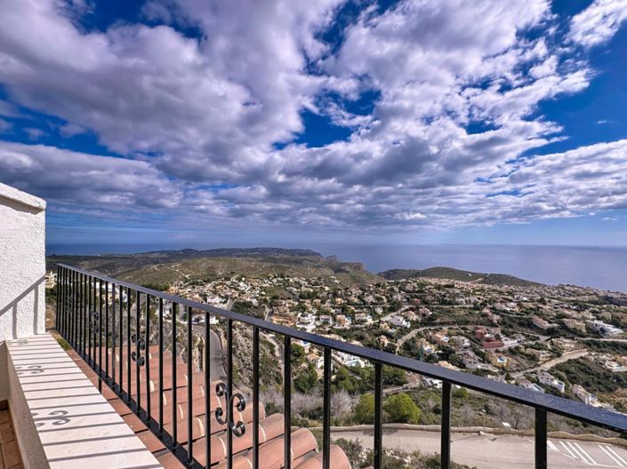 Image No.21-3 Bed Apartment for sale