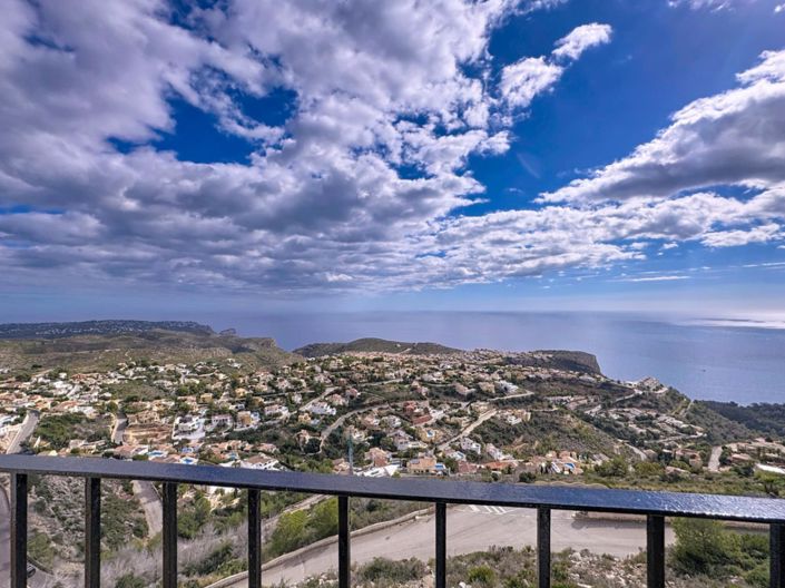 Image No.22-3 Bed Apartment for sale