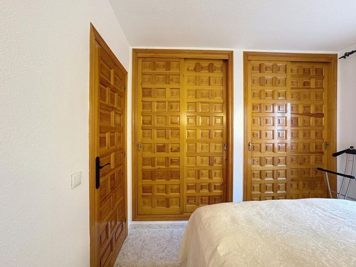 Image No.50-3 Bed Apartment for sale