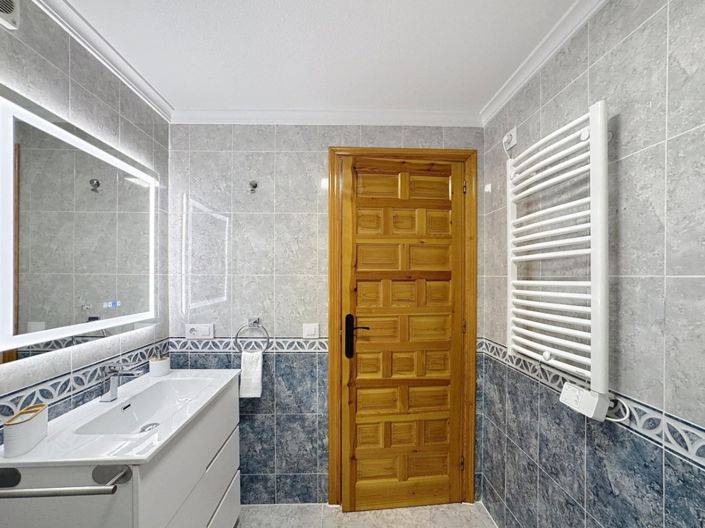 Image No.6-3 Bed Apartment for sale