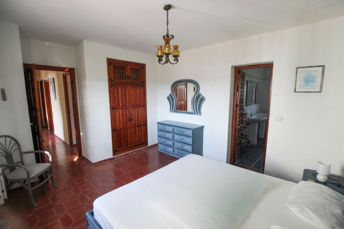 Image No.19-4 Bed Villa for sale