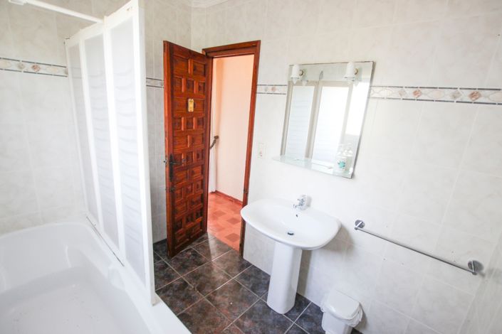 Image No.22-4 Bed Villa for sale