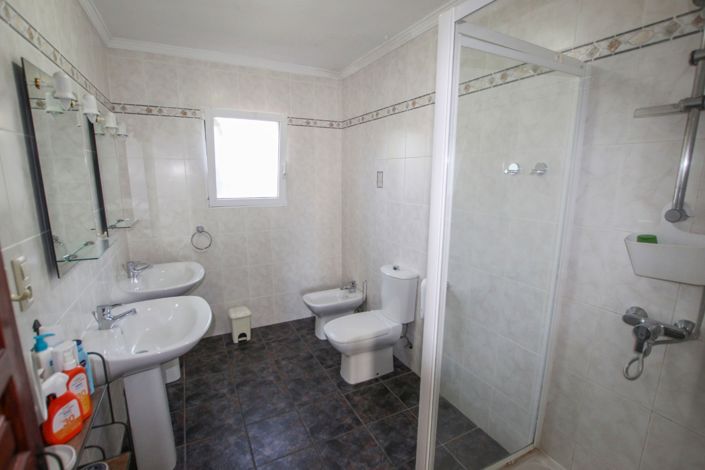 Image No.23-4 Bed Villa for sale