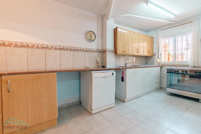 Image No.8-3 Bed Townhouse for sale