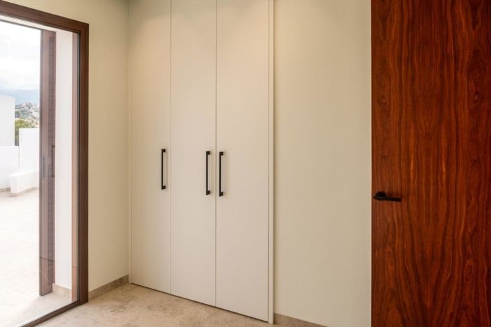 Image No.18-4 Bed Villa for sale