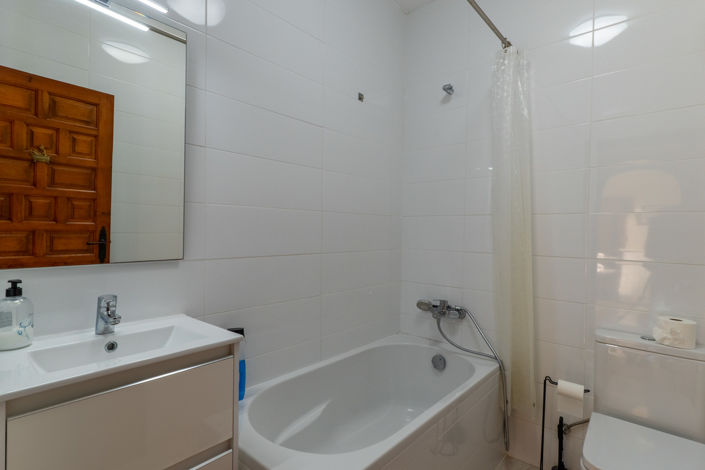 Image No.18-4 Bed Villa for sale