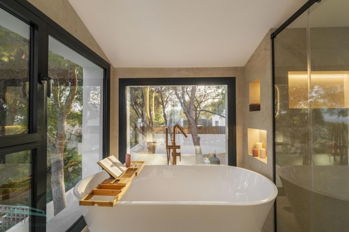 Image No.5-4 Bed Villa for sale