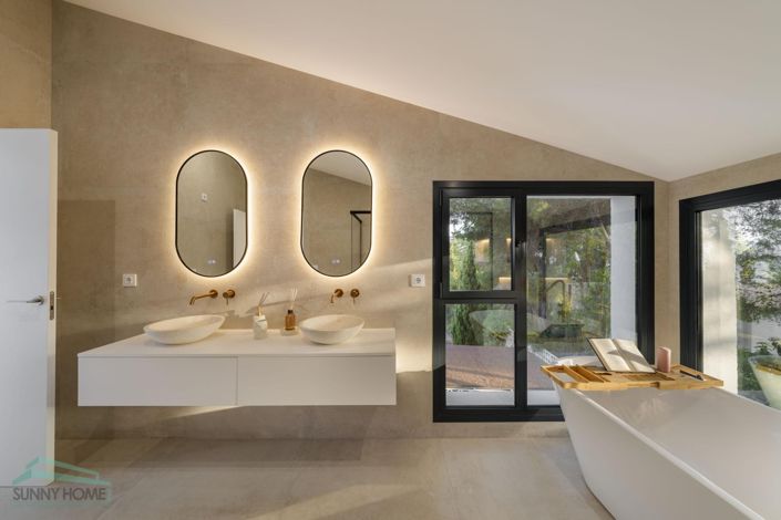 Image No.7-4 Bed Villa for sale