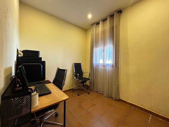 Image No.15-7 Bed Villa for sale