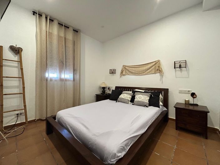 Image No.17-7 Bed Villa for sale