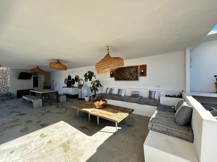 Image No.3-7 Bed Villa for sale